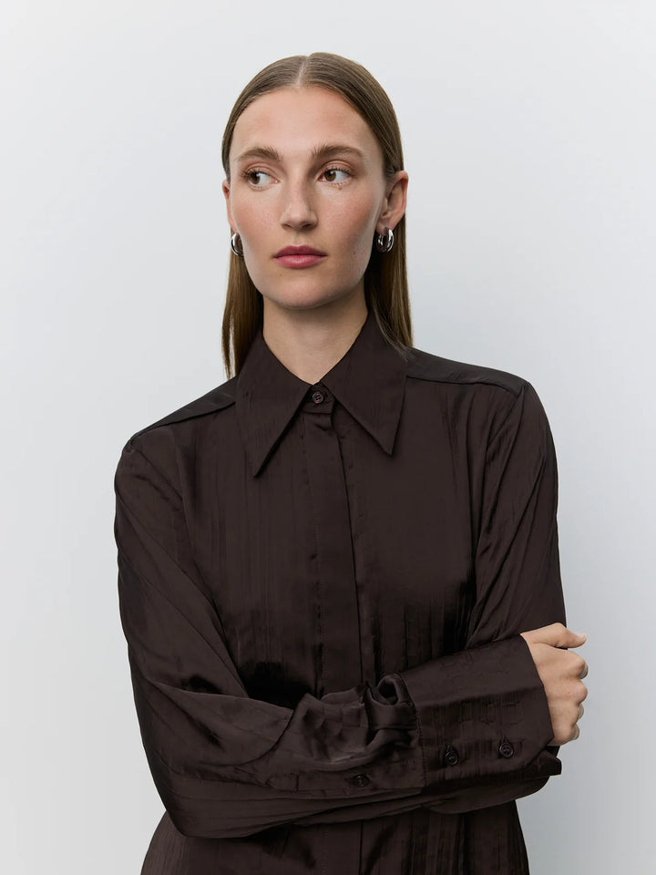 Chemise satinée cintrée Wilda