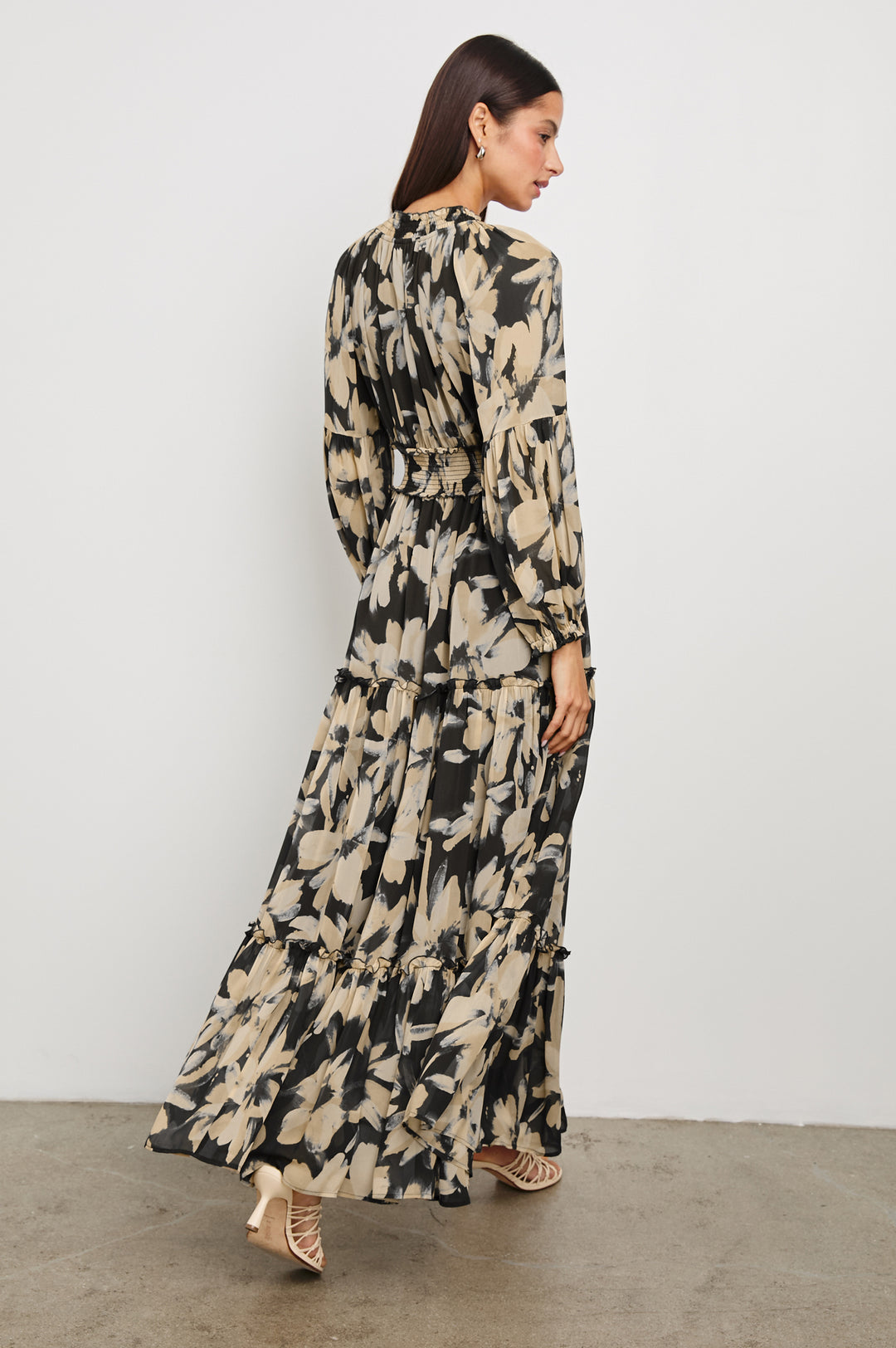 Robe longue étagée avec motif floral Frederica