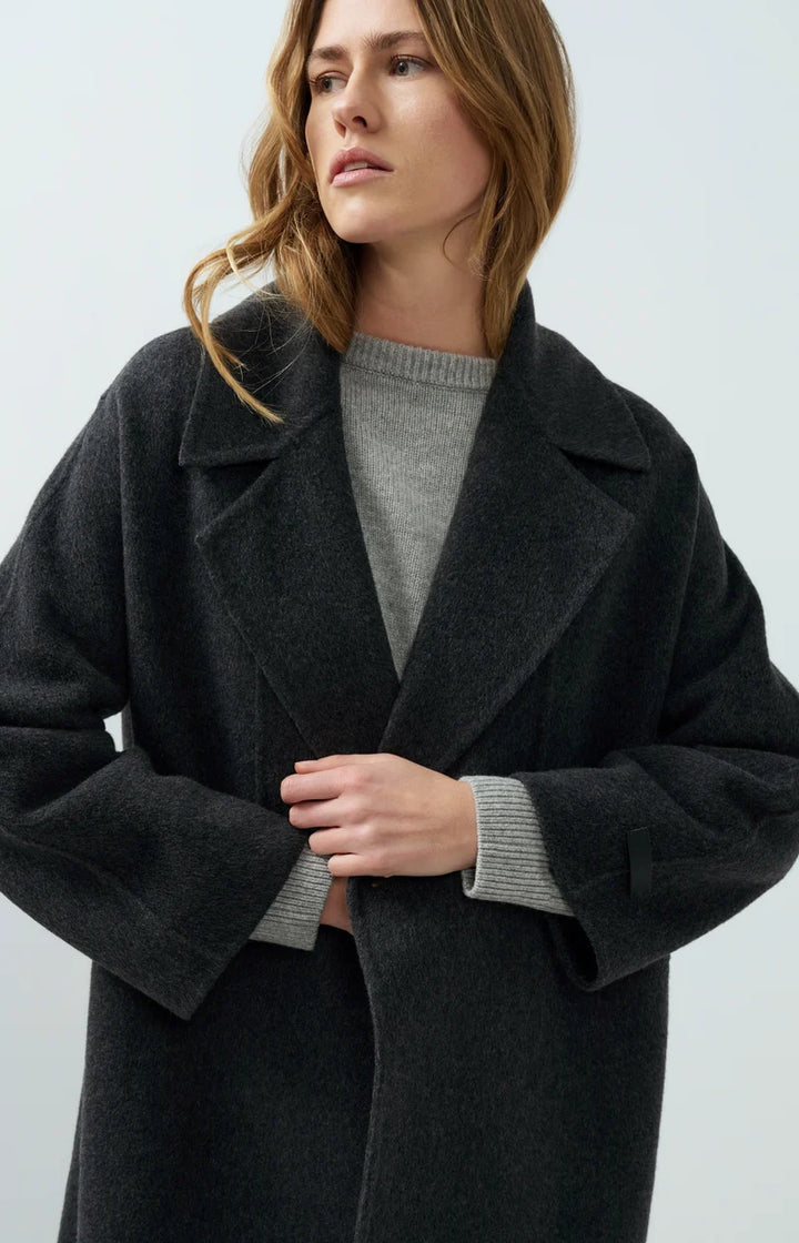 Manteau très long à coupe ample
