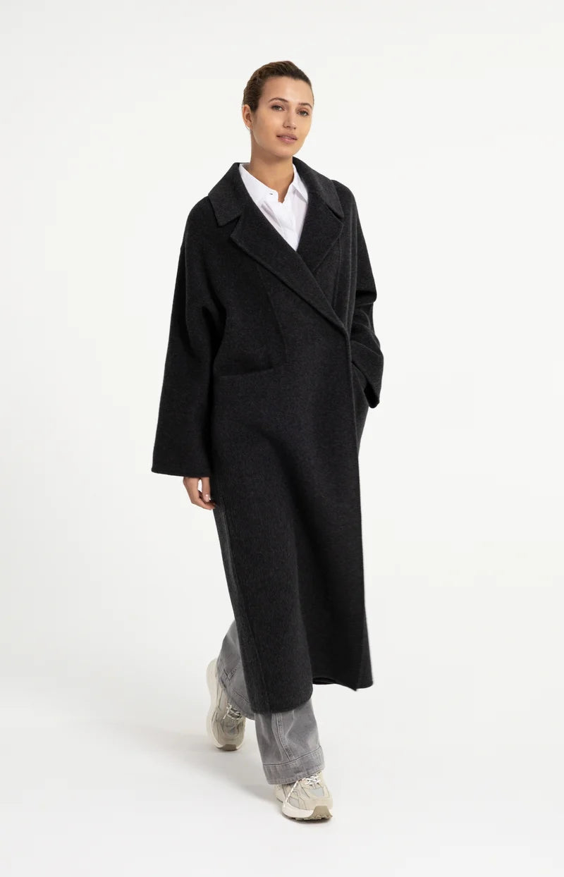 Manteau très long à coupe ample