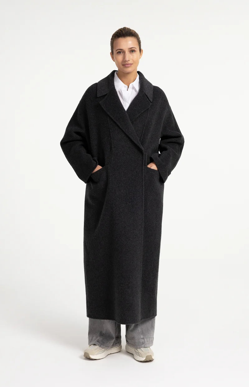 Manteau très long à coupe ample