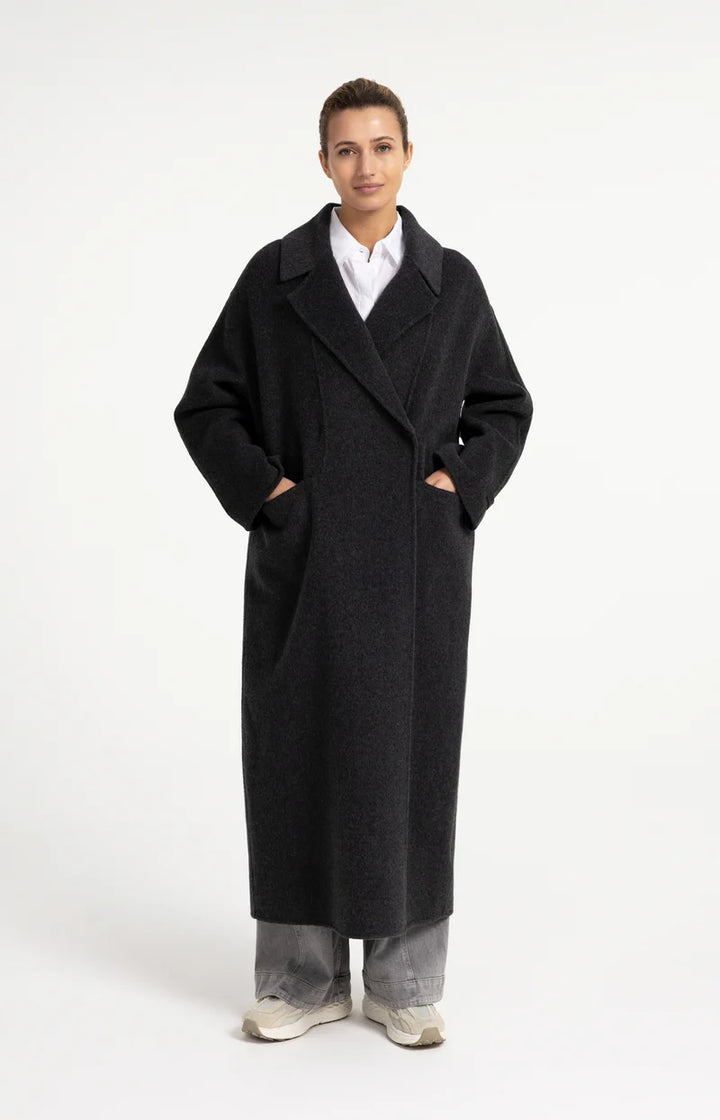 Manteau très long à coupe ample