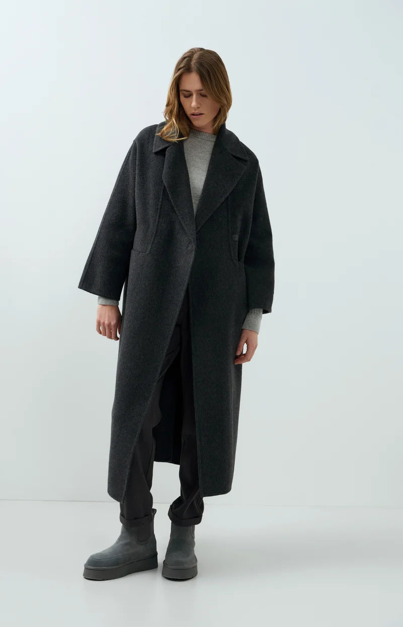 Manteau très long à coupe ample