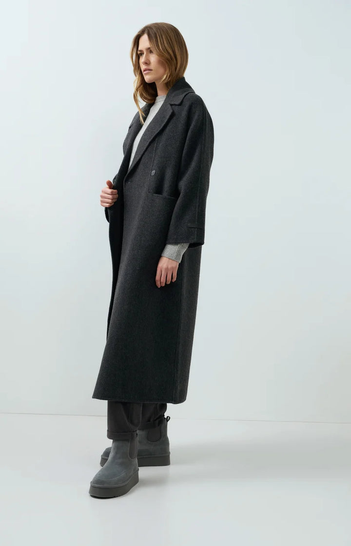 Manteau très long à coupe ample