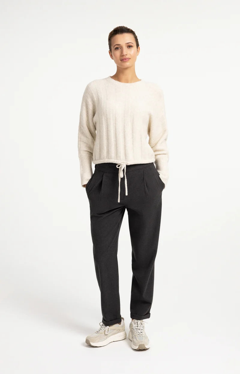 Pull ample à ourlet ajustable
