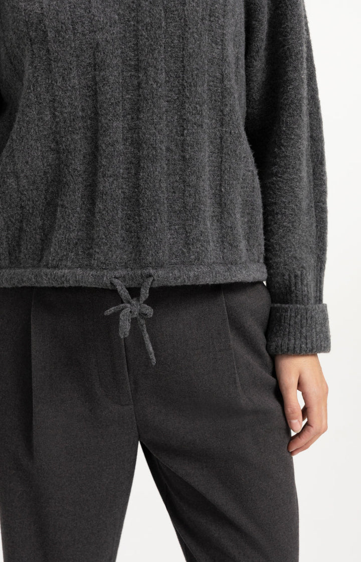 Pull ample à ourlet ajustable