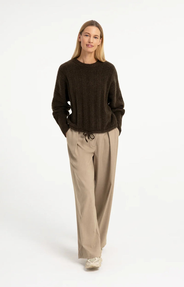 Pull ample à ourlet ajustable