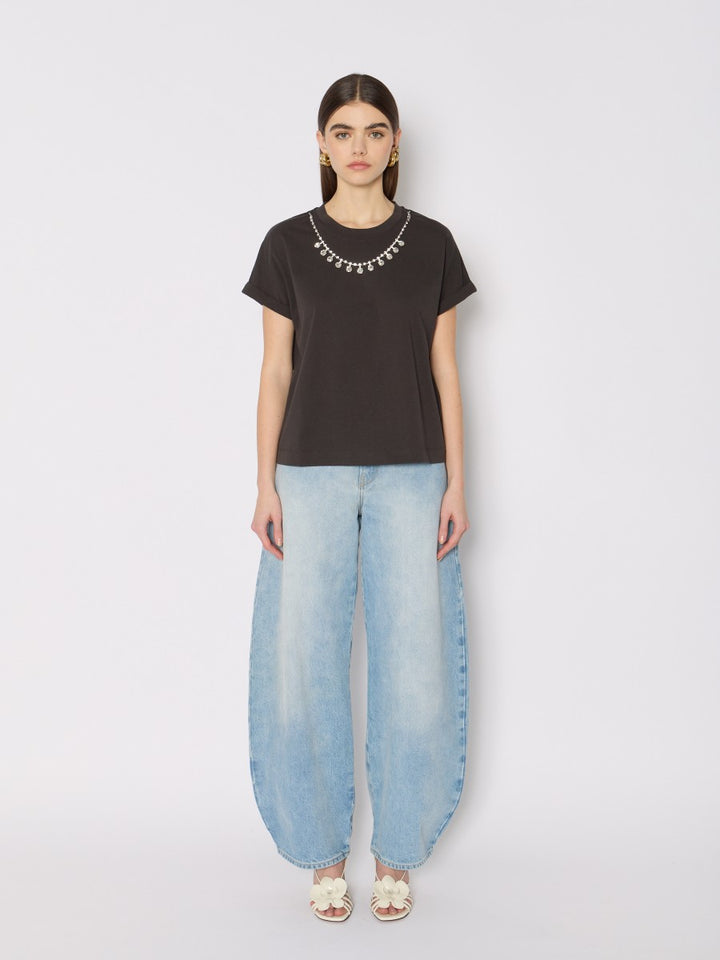 T-shirt avec collier de cristaux