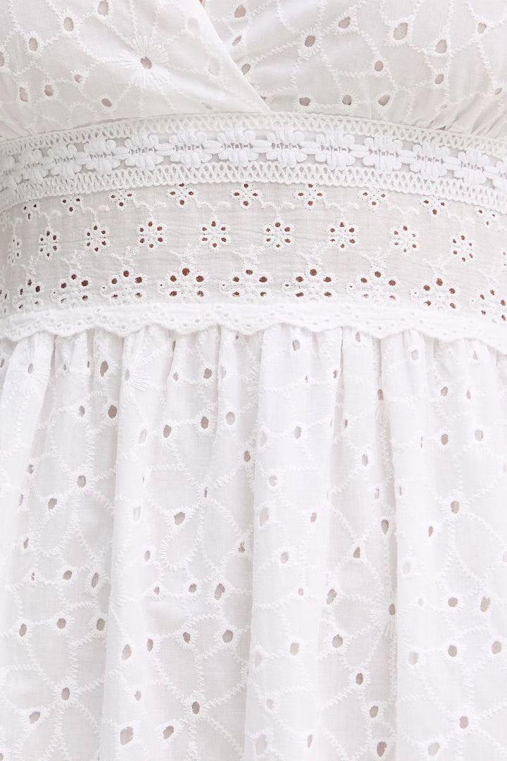 Robe longue à broderies anglaises
