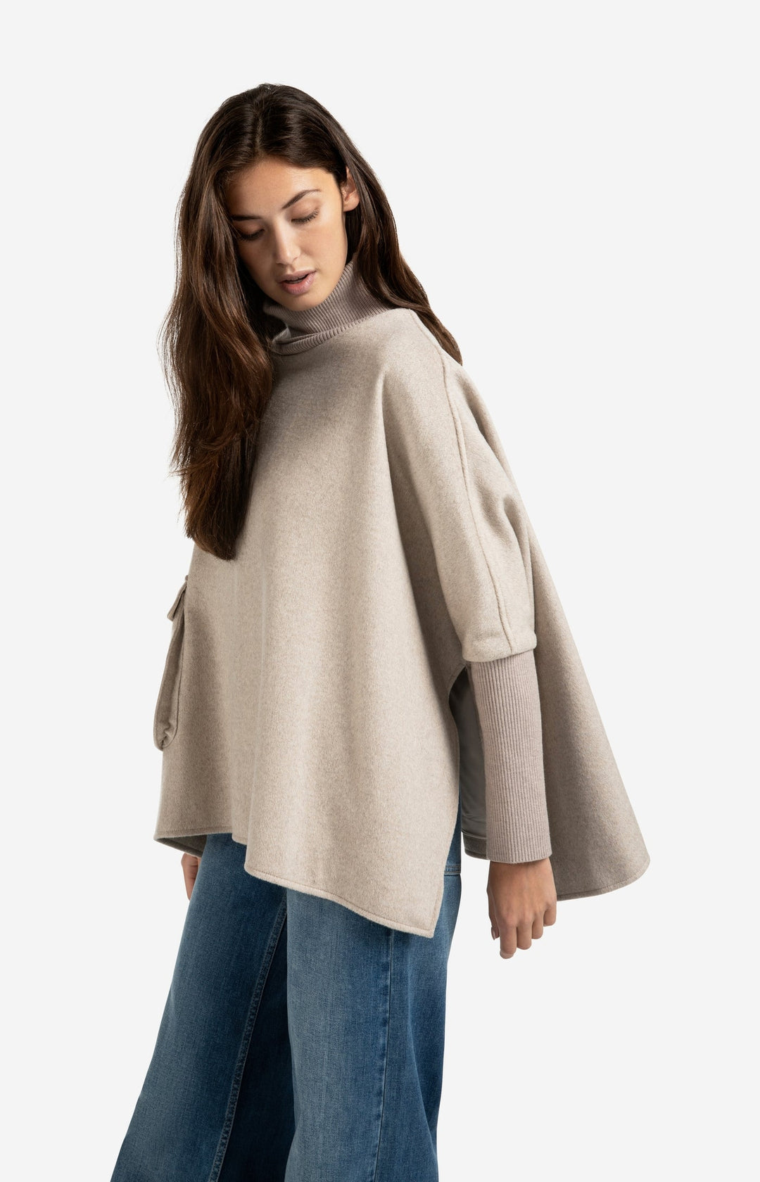 Poncho avec col roulé et poche