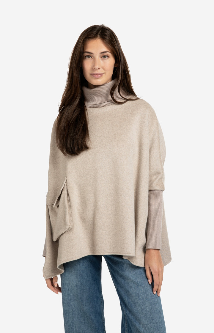 Poncho avec col roulé et poche